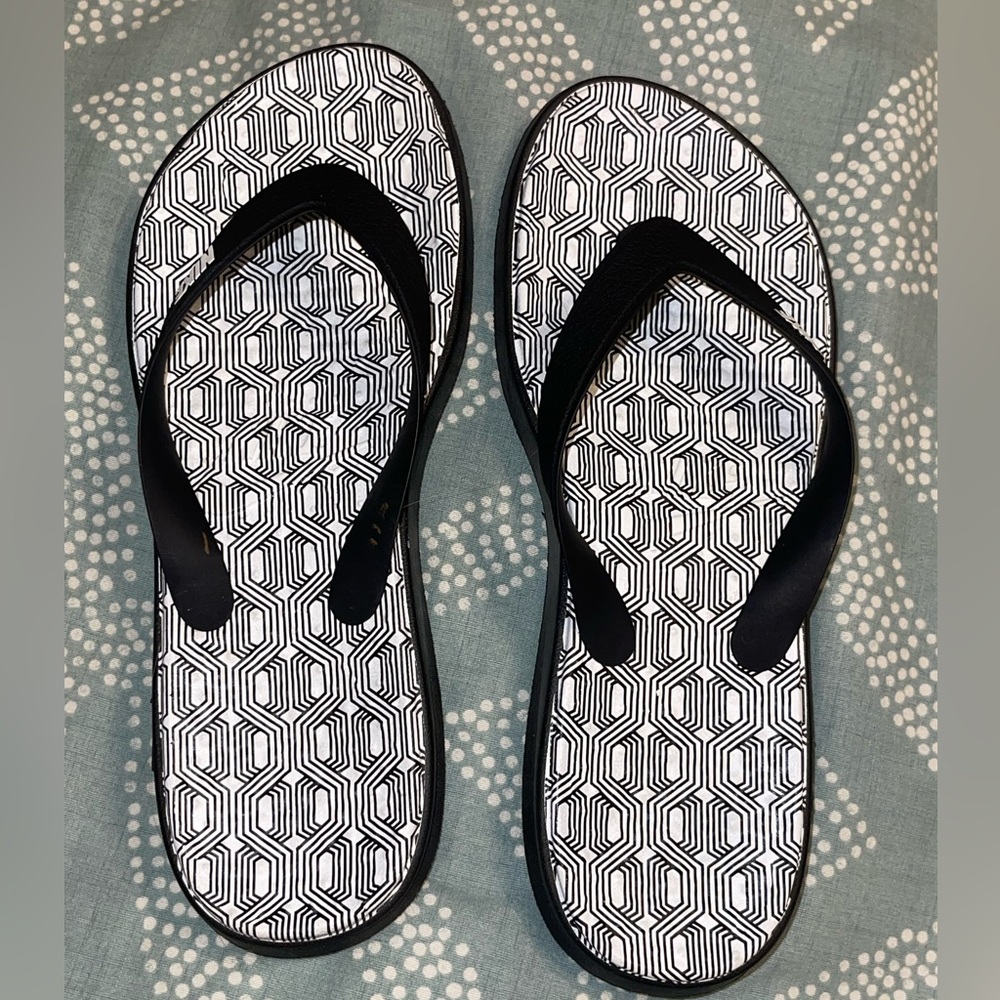 Nike Black and White Sandals